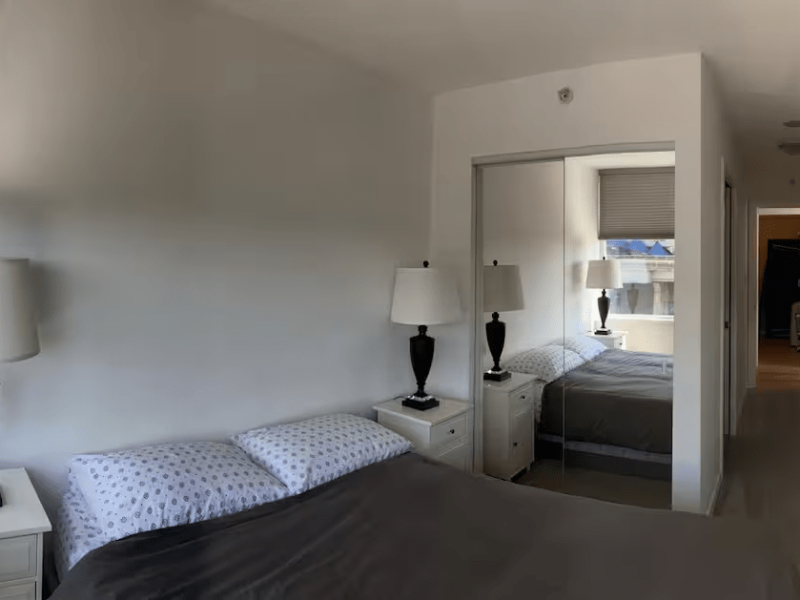 Cozy Condo Downtown Vancouver